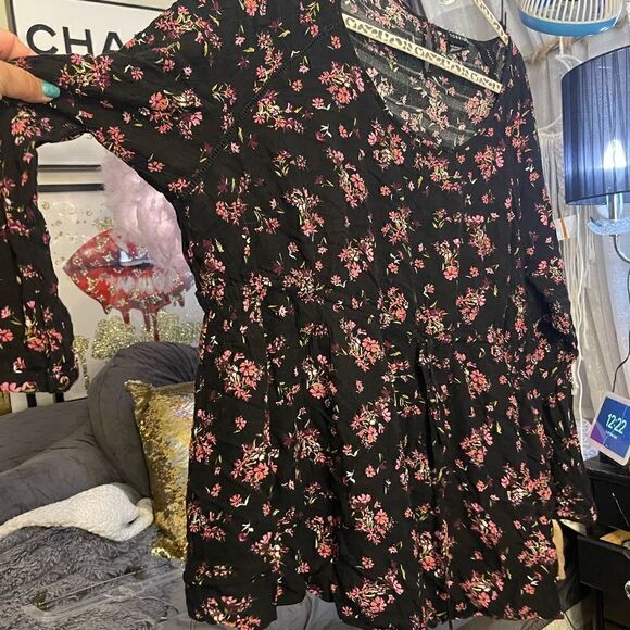 Torrid long sleeve rayon slub peplum floral blouse 3 - Picture 2 of 3